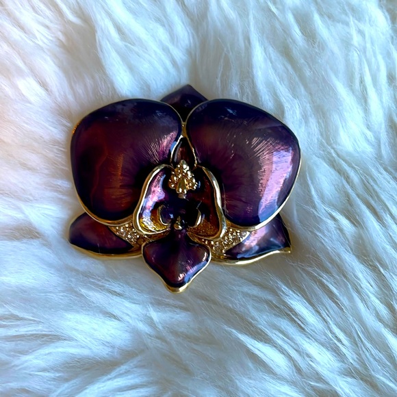 Vintage Monet Purple Enamel Orchid Gold Tone Brooch - Picture 1 of 8